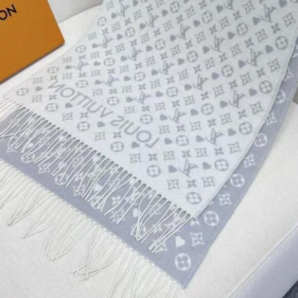 Louis Vuitton Monogram Cashmere Scarf – Grey & White - Picture 3 of 5
